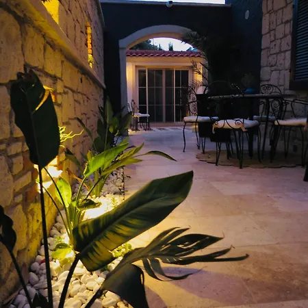 Fedora Alaçatı