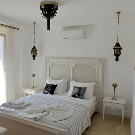 Fedora Bed & Breakfast Alaçatı