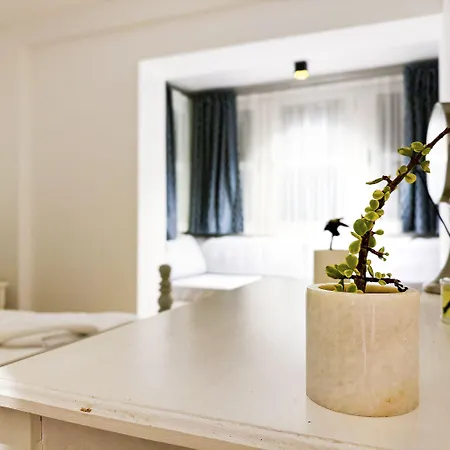 Fedora Bed & Breakfast Alaçatı