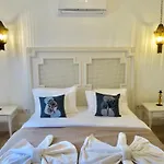 Fedora Bed & Breakfast Alaçatı