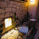 Fedora Bed & Breakfast Alaçatı