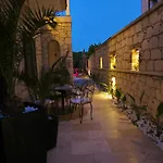 Bed & Breakfast Fedora Alaçatı